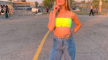 Bouchard juga laris menjadi bintang iklan berbagai merek terkenal. Foto: Instagram