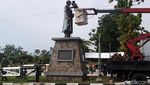 Jelang HUT RI, Kodim Boyolali Bersihkan Patung Pahlawan