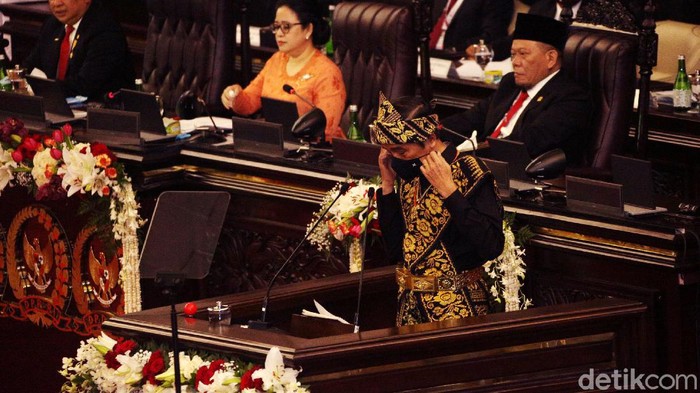 Presiden Joko Widodo (Jokowi) menyampaikan pidato di Sidang Tahunan MPR-DPR-DPD, Jumat (14/8/2020). Dalam pidatonya, ia mengatakan pemerintah tak pernah main-main untuk memberantas korupsi.