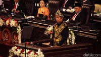 Jokowi menegaskan, demokrasi di Indonesia menjamin kebebasan dan menghargai hak orang lain. Jokowi tidak ingin ada orang yang merasa paling agamis dan Pancasilais.