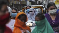 Disebutkan juga bahwa lebih dari 800 ribu tes Corona dilakukan dalam sehari di India. Para pakar kesehatan India menyatakan bahwa jumlah tes harus ditingkatkan, mengingat populasi India mencapai 1,4 miliar jiwa.