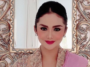Adu Gaya Cetar Krisdayanti dan Mulan Jameela Hadiri Sidang Tahunan Virtual