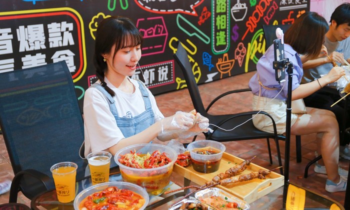 Kurangi Limbah Makanan, China Awasi Video Makan di Internet Kurangi Limbah Makanan, China Awasi Video Makan di Internet