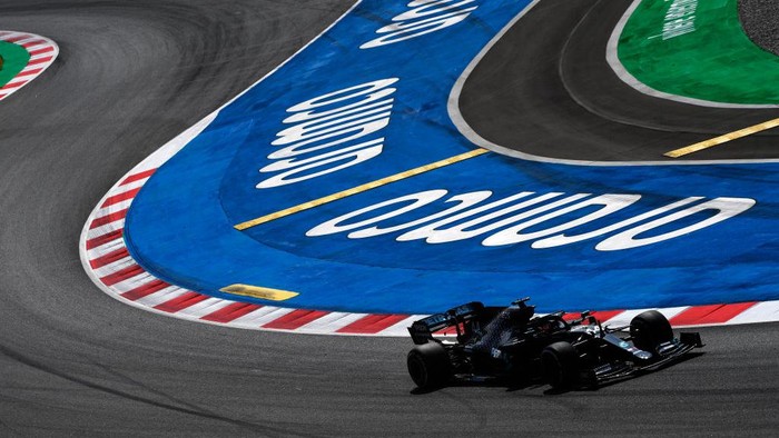 BARCELONA, SPAIN - AUGUST 14: Lewis Hamilton of Great Britain driving the (44) Mercedes AMG Petronas F1 Team Mercedes W11 on track during practice for the F1 Grand Prix of Spain at Circuit de Barcelona-Catalunya on August 14, 2020 in Barcelona, Spain. (Photo by Rudy Carezzevoli/Getty Images)