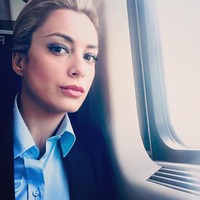 Sebelum bersama Marta, Silvio Berlusconi bertunangan dengan Francesca Pascale. Mereka putus setelah 10 tahun berpacaran. Beberapa hari sebelumnya, Francesca jadi perbincangan karena tertangkap sedang berciuman dengan seorang wanita di kapal yacht. Foto: Instagram @mf9milan