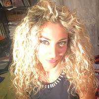 Beberapa waktu lalu Silvio Berlusconi tertangkap kamera paparazi tengah menggandeng pacar barunya, Martha Fascina. Hubungan mereka jadi perbincangan karena perbedaan usia yang terpaut 53 tahun. Foto: Instagram @mf9milan