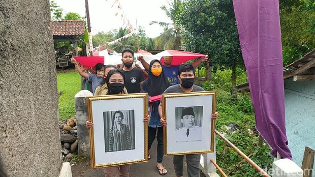 mencuci bendera merah putih di ciamis