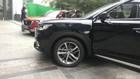 Mobil ini memiliki empat pilihan warna, yaitu Scarlet Red, Black Knight, Arctic White, dan Silver Metallic. Foto: Ridwan Arifin/detikOto