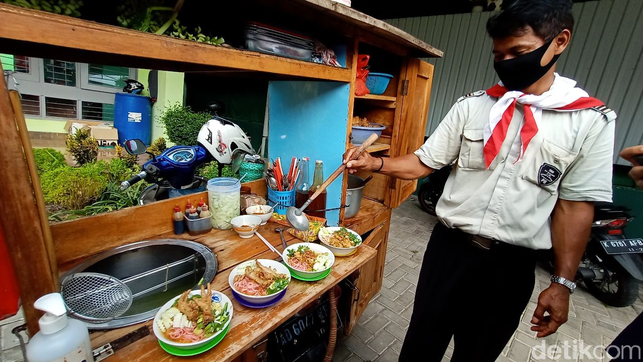 Mie Merah Putih