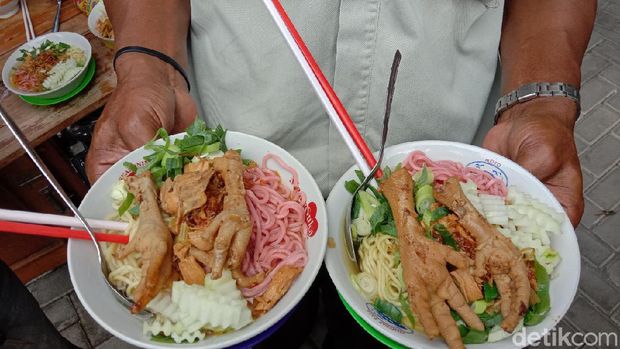 Mie Merah Putih