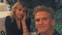 Miley Cyrus dan Cody Simpson merupakan teman lama. Dok. Instagram
