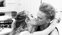 Hubungan Miley dan Cody pun kerap menjadi sorotan media karena foto-foto mesra mereka. Dok. Instagram