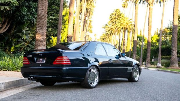 Mobil Michael Jordan Mercedes-Benz S600 Lorinser dilelang.