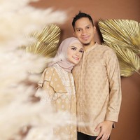 Anak ketiga dari politikus Amien Rais, Ahmad Mumtaz Rais digugat cerai oleh istrinya, Futri Zulya Savitri. Futri juga dikenal sebagai anak politisi yaitu putri Ketua MPR Zulkifli Hasan. Seperti dikutip deikhot, gugatan cerainya masuk ke Pengadilan Agama Jakarta Selatan dengan nomor perkara 664/Pdt.G/2022/PA.JS. Foto: Instagram Futri Zulya