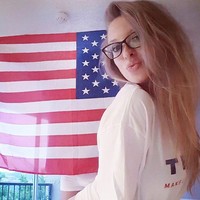 Di balik wajah manisnya, wanita yang akrab disapa Nikkie itu memang dikenal dengan kontroversinya. Wanita yang kini tinggal di Australia itu sampai dicopot gelar ratu kecantikannya. Foto: Facebook