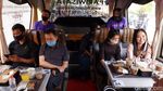 Foto: Nikmatnya Ngopi Santuy Sambil Keliling Kota Bandung