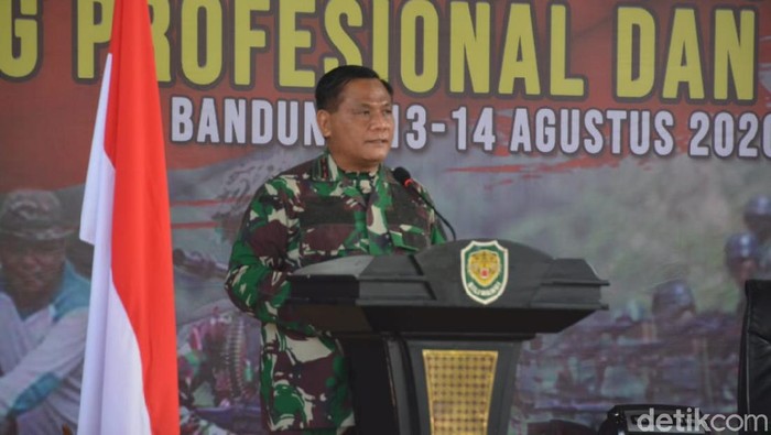 Pangdam III Siliwangi Mayjen Nugroho Budi Wiryanto bersedia jadi relawan vaksin COVID-19