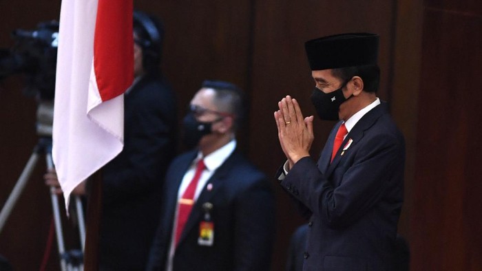 Presiden Joko Widodo tiba di lokasi pembukaan masa persidangan I DPR tahun 2020-2021 di Kompleks Parlemen, Senayan, Jakarta, Jumat (14/8/2020). ANTARA FOTO/Akbar Nugroho Gumay/pras.