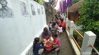 Anak-anak diajak dalam kegiatan ini untuk menumbuhkan rasa nasionalisme sejak dini. Rasa kebangsaan cinta tanah air dapat tertanam hingga dewasa dan berbakti untuk negeri. 