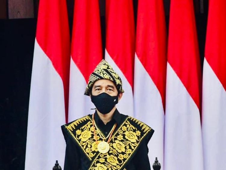 Deretan Gaya Jokowi Pakai Baju Adat Sabu NTT di Sidang Tahunan MPR