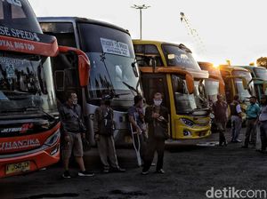 Ramainya Terminal Tanjung Priok Jelang Libur Panjang