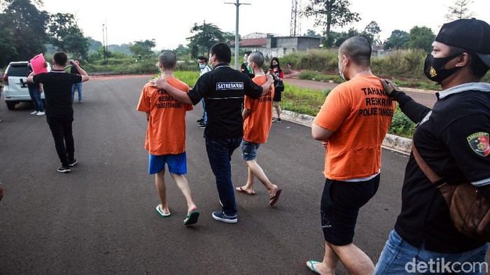 Rekonstruksi Penembakan di Tangerang Tiga tersangka pelaku penembakan di Tangerang hadiri proses rekonstruksi, Jumat (14/8/2020).