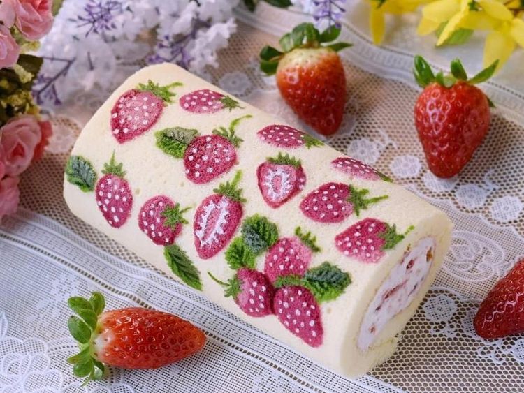 Cantik! 10 Kreasi Bolu Gulung Jepang, Motif Sushi hingga Buah Segar