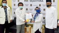 Sohibul mengungkapkan jika dari segi kepartaian, Azizah yang saat ini menjabat wasekjen DPP Demokrat, memiliki pandangan yang sama dengan PKS. Apalagi beberapa waktu lalu, ketua Umum Demokrat Agus Harimurti Yudhoyono (AHY) juga berkunjung ke kantor DPP. Dalam obrolan tersebut adanya kesamaan di pilkada tahun ini antara PKS dan Demokrat. Maka itu untuk Pilkada Tangsel koalisi dua partai ini akan sukses. Foto: dok. PKS