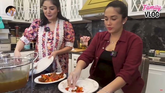 Selama Hamil, Ussy Ngidam Dimasakin Nindy hingga Ayu Ting Ting