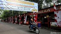 Lurah Rawa Barat, Dedi Rohedi, pun mengatakan selama Pujasera Blok S ditutup, kawasan itu akan dilakukan sterilisasi serta penyemprotan disinfektan oleh kelurahan dan PMI.