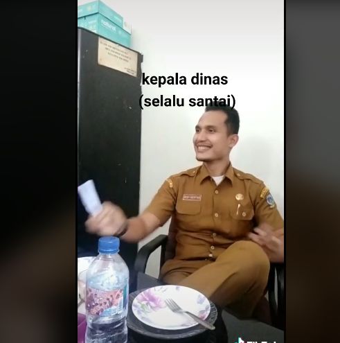 Tipe makan PNS saat di acara formal