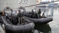 Sejumlah boat juga disiapkan untuk berpatroli selama gelar pasukan.