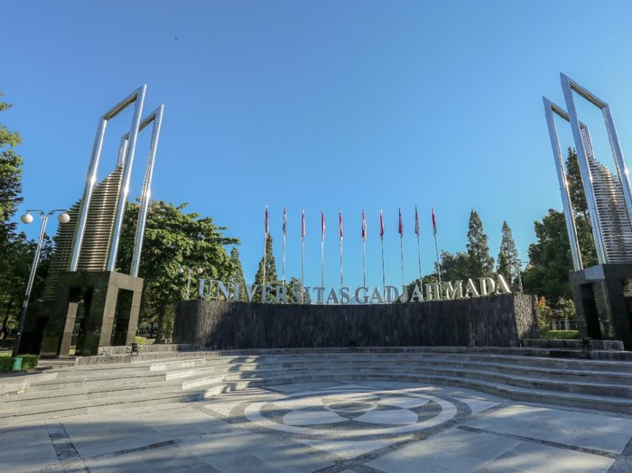 Universitas Gadjah Mada (UGM). Universitas Gadjah Mada (UGM).