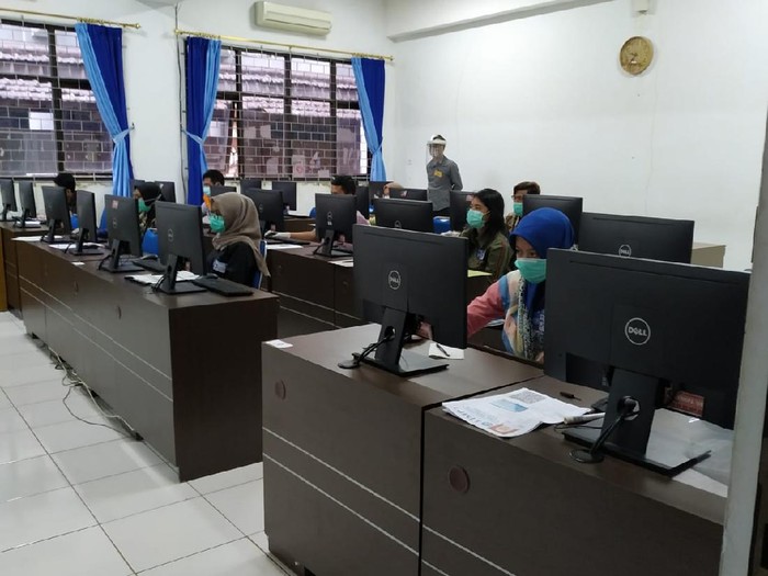 Hasil Ujian Tulis Berbasis Komputer (UTBK) Universitas Brawijaya (UB) diumumkan hari ini. UB menerima 6 ribu mahasiswa baru dari jalur UTBK.