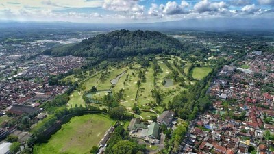 Potret Gunung Tidar yang Disebut Paku Tanah Jawa