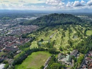 Potret Gunung Tidar yang Disebut Paku Tanah Jawa
