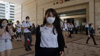 Agnes Chow dijuluki publik Jepang sebagai Dewi Demokrasi, namun dia mengatakan tak suka dengan julukan tersebut. (AP/Kin Cheung)