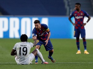 Momen Alphonso Davies Gocek Messi lalu Permalukan Semedo