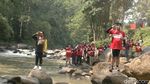 Detik-detik Sang Merah Putih Raksasa Terbentang di Jembatan Bersejarah