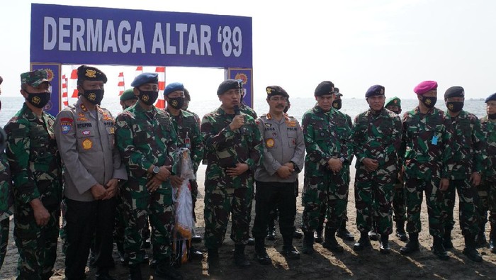 Bakti sosial Akabri 89