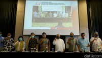 Din Syamsuddin bersama sejumlah tokoh nasional lainnya melakukan jumpa pers terkait rencana deklarasi Koalisi Aksi Menyelamatkan Indonesia (KAMI) di Jakarta, Sabtu (15/8/2020).
