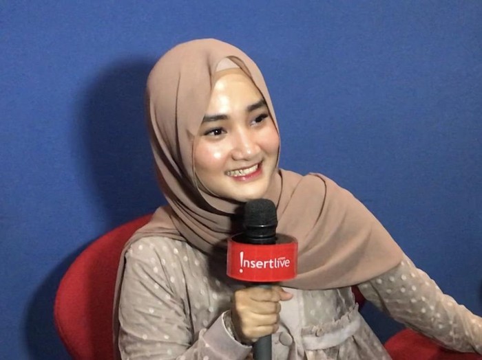 Fatin kini sedang sibuk skripsi