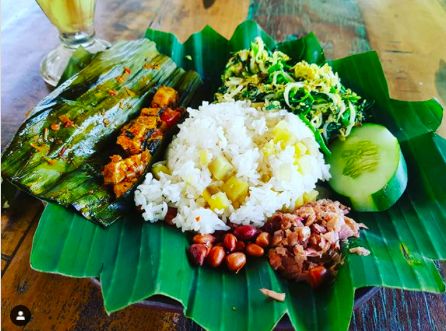 Nasi sela khas Bali