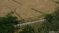 Acara tersebut juga didukung oleh Purna Paskibraka Indonesia Sukoharjo bersama marching band Pemkab Sukoharjo. Bram Selo/detikcom.