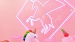 Gemas! Di Kafe Ini Bisa Nongkrong Sambil Berenang di Kolam Unicorn