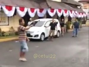 Viral Pria Bawa Parang Masuk ke Polres Jember