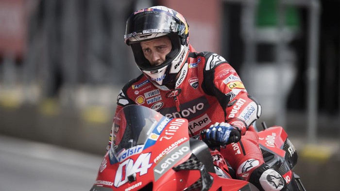 SPIELBERG, AUSTRIA - AUGUST 15: Andrea Dovizioso of Italy and Ducati Team returns in box during the MotoGP Of Austria - Qualifying at Red Bull Ring on August 15, 2020 in Spielberg, Austria. (Photo by Mirco Lazzari gp/Getty Images)