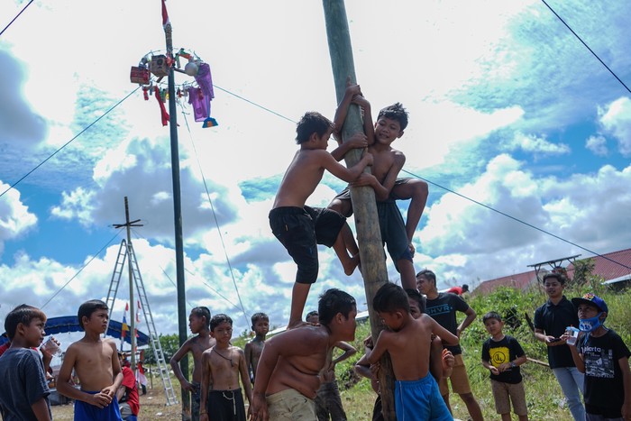 Lomba 17-an mulai diselenggarakan di berbagai daerah di Indonesia. Anak-anak pun antusias mengikuti berbagai perlombaan tersebut.