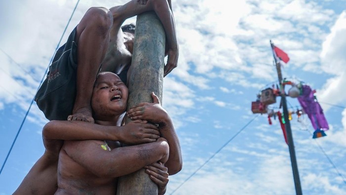 Antusias Anak-anak di Aceh hingga Palangkaraya Ikut Lomba 17-an Lomba 17-an mulai diselenggarakan di berbagai daerah di Indonesia. Anak-anak pun antusias mengikuti berbagai perlombaan tersebut.