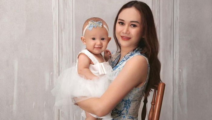 Arabella, anak Aura Kasih